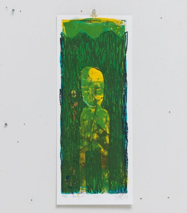 "Blending in" er et silketrykk av kunstner Ståle Gerhardsen. Trykket er grønt, og viser så vidt en skikkelse.