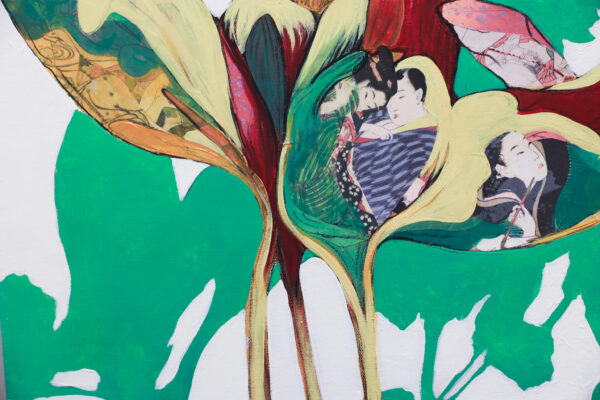 "Herbarium #5 After Sunga" er et lite originalt kunstverk på lerret av kunstner Luis Bivar i grønn og rødfarger. Motivet er surrealistisk hvor man finner mennesker inne i blomstene.