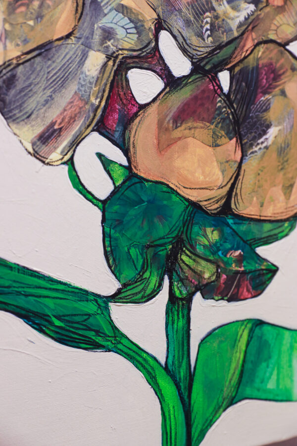 "Herbarium #8" er et lite originalt kunstverk på lerret av kunstner Luis Bivar. Motivet er en surrealistisk blomst i gul og grønn toner