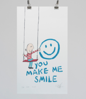 "Smile" er et kunsttrykk av kunstner Ståle Gerhardsen som viser en person på en huske. Kunstverket er i kategori gatekunst, og i blå og røde farger.