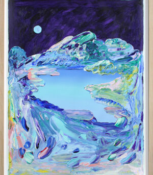 "Night Moon" er et fargerikt og abstrakt maleri på papir av Jeanette Lafontine. Kunstverket viser et fjellandskap med en måne i blåtoner.