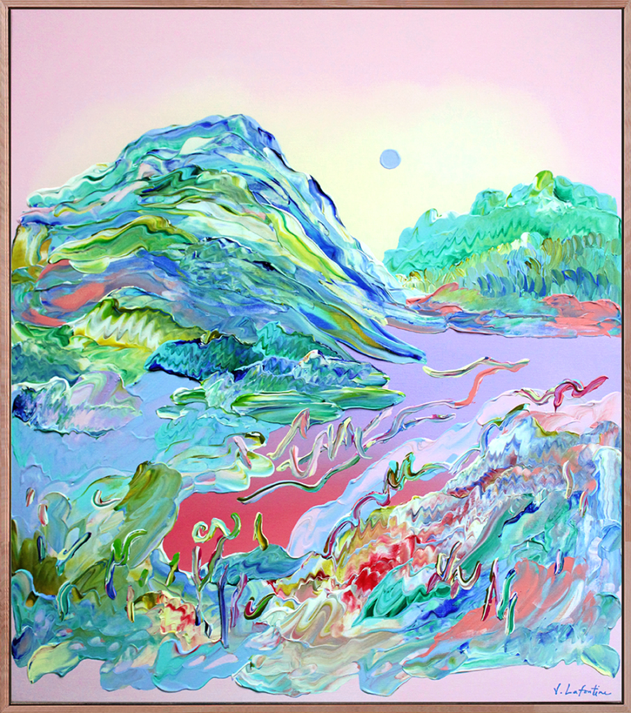 "The Moon and the Mountain" er et fargerikt maleri på lerret av Jeanette Lafontine. Kunstverket viser et abstrakt nordisk landskap i rosa og blå farger.